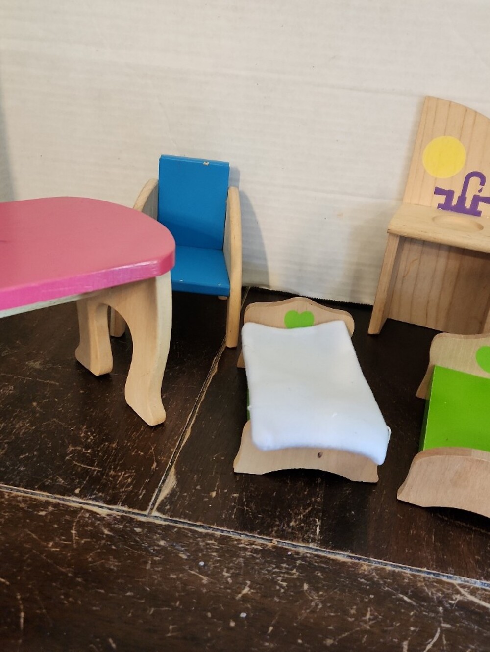 Kidkraft Kid Kraft Wooden Dollhouse Furniture Set Pink Blue Green Bed Sink Chair